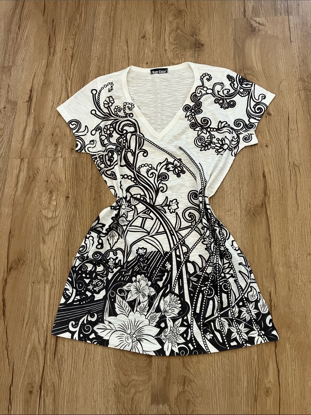 Y2k White V-Neck Black Floral Top Blouse